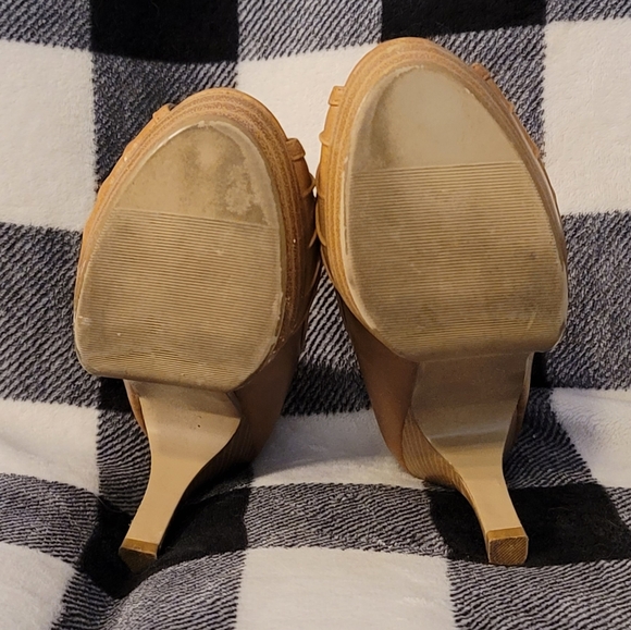 Womens xhiliration heels shoes in tan with open toe size 8.5 - Picture 8 of 8